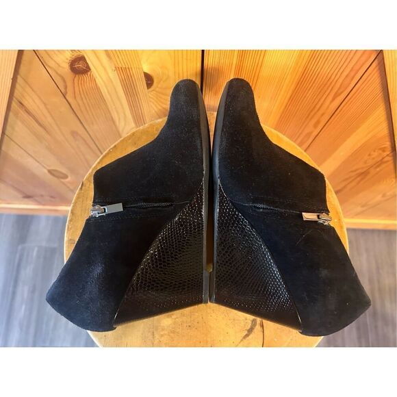 Clarks Artisan Cushion Boots 10M Black Suede Zip Up Wedge Ankle Boot - Picture 5 of 10